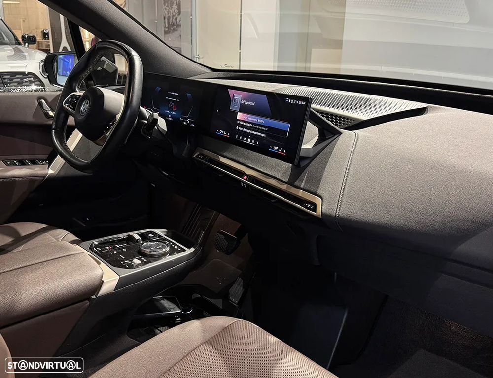 BMW iX xDrive 40 Pack Desportivo - 8