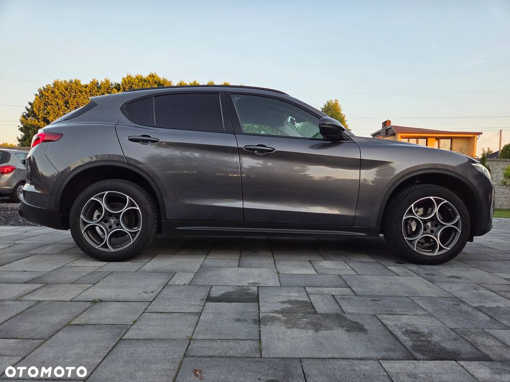 Alfa Romeo Stelvio - 9