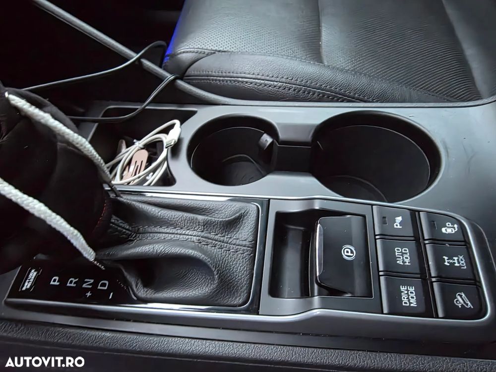 Hyundai Tucson 2.0 CRDI 4WD 6AT Luxury Pack+ - 6