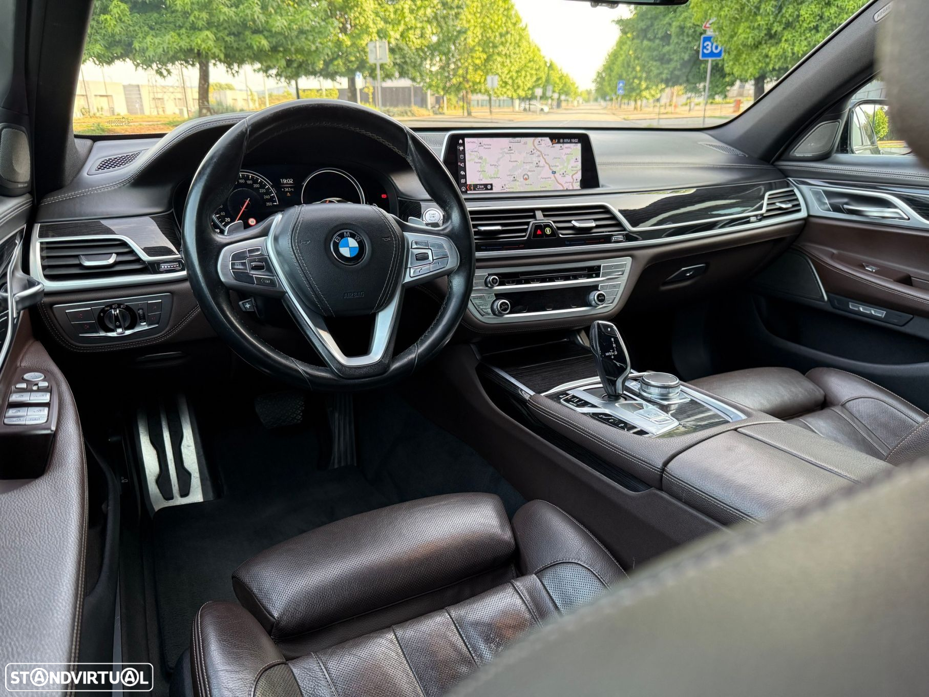 BMW 740 d xDrive Pack M - 11