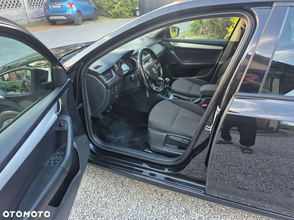 Skoda Octavia 1.6 TDI DPF Ambiente - 17