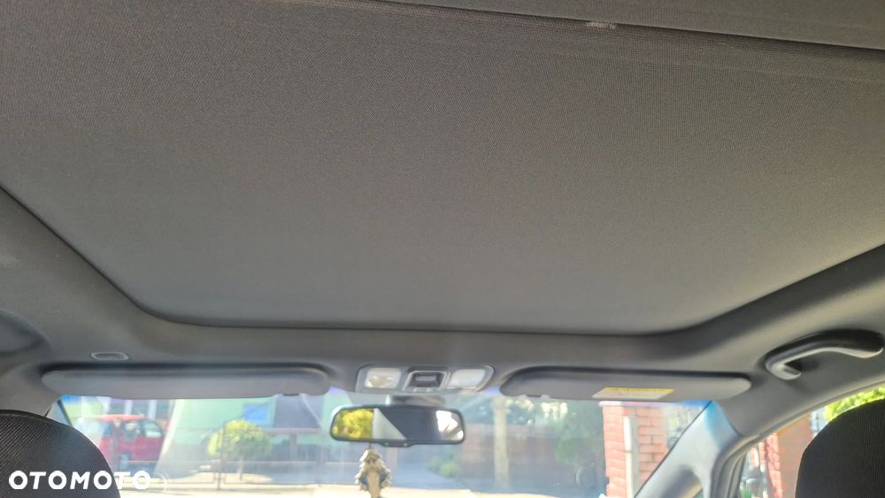 Kia Carens 1.6 GDI Attract - 8