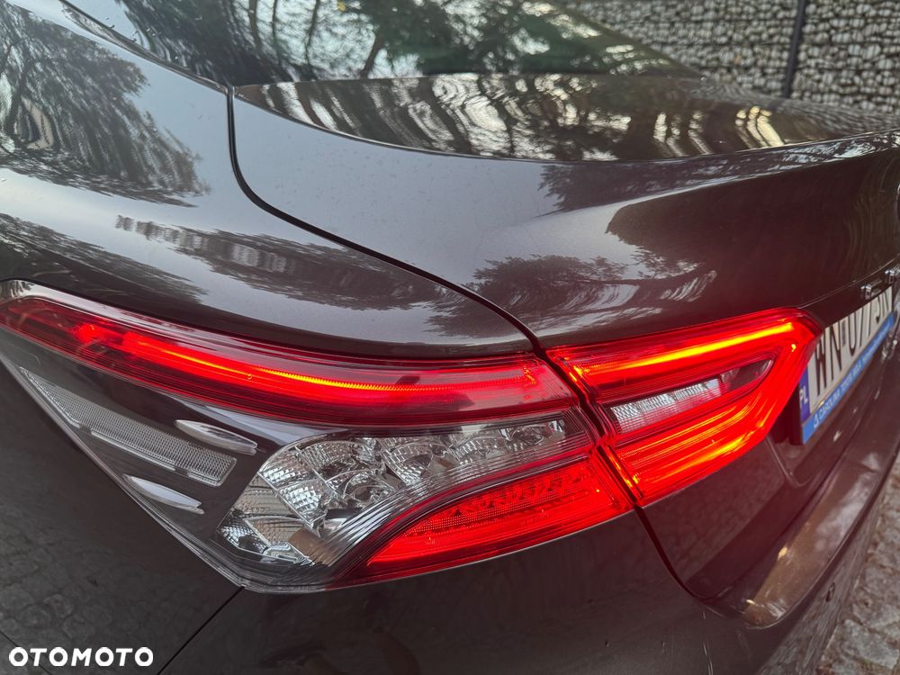 Toyota Camry 2.5 Hybrid Executive CVT - 10