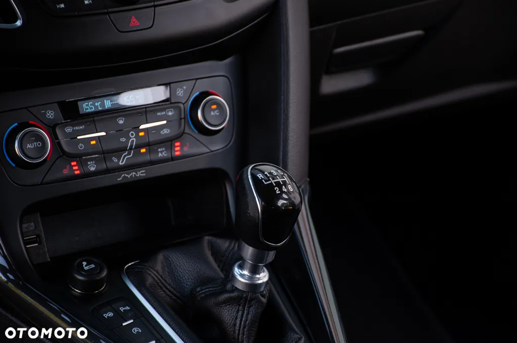 Ford Focus 1.0 EcoBoost Connected - 35