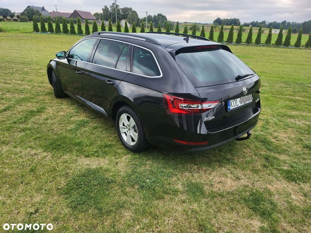 Skoda Superb 2.0 TDI Ambition - 4