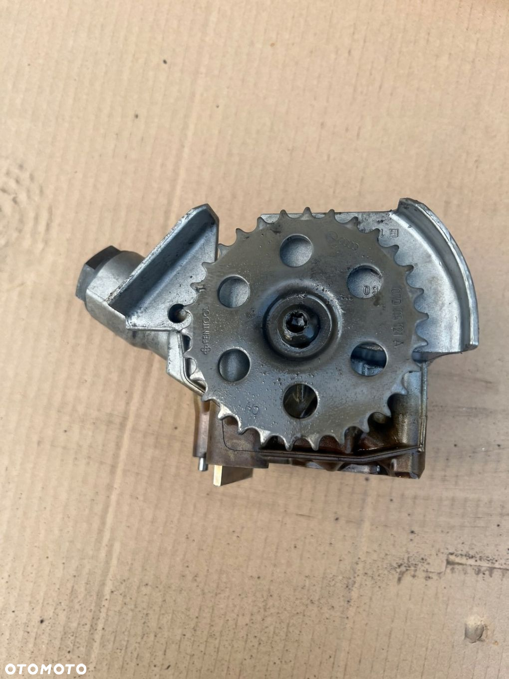 POMPA OLEJU AUDI A8 D3 W12 6.0 BHT 07D115105K - 2