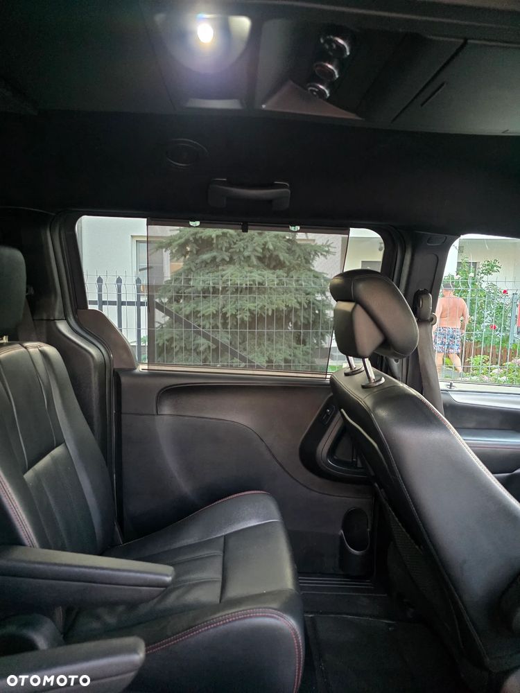 Dodge Grand Caravan 3.6 R/T - 11