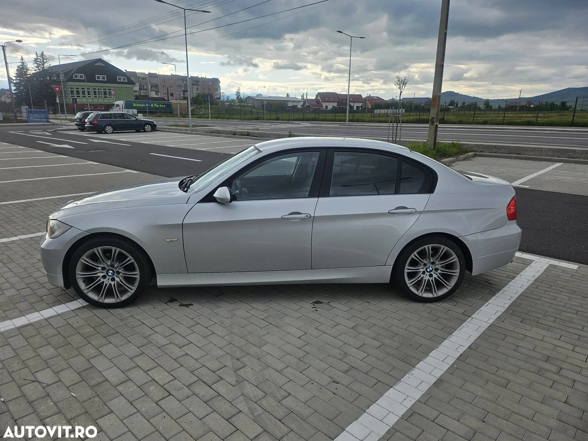 BMW Seria 3 318d - 3