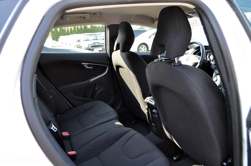 Volvo V40 T3 Drive-E Dynamic Edition - 36