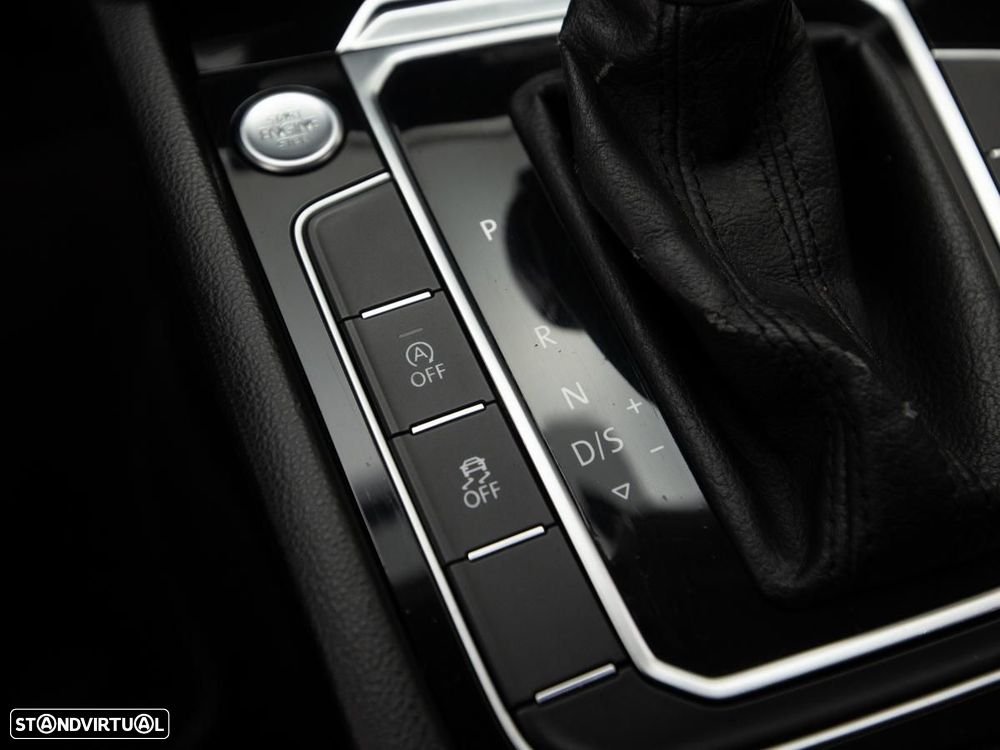 VW Passat Variant 2.0 TDI Confortline DSG - 20