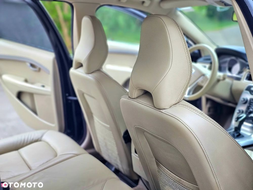 Volvo XC 70 D5 AWD Momentum - 21