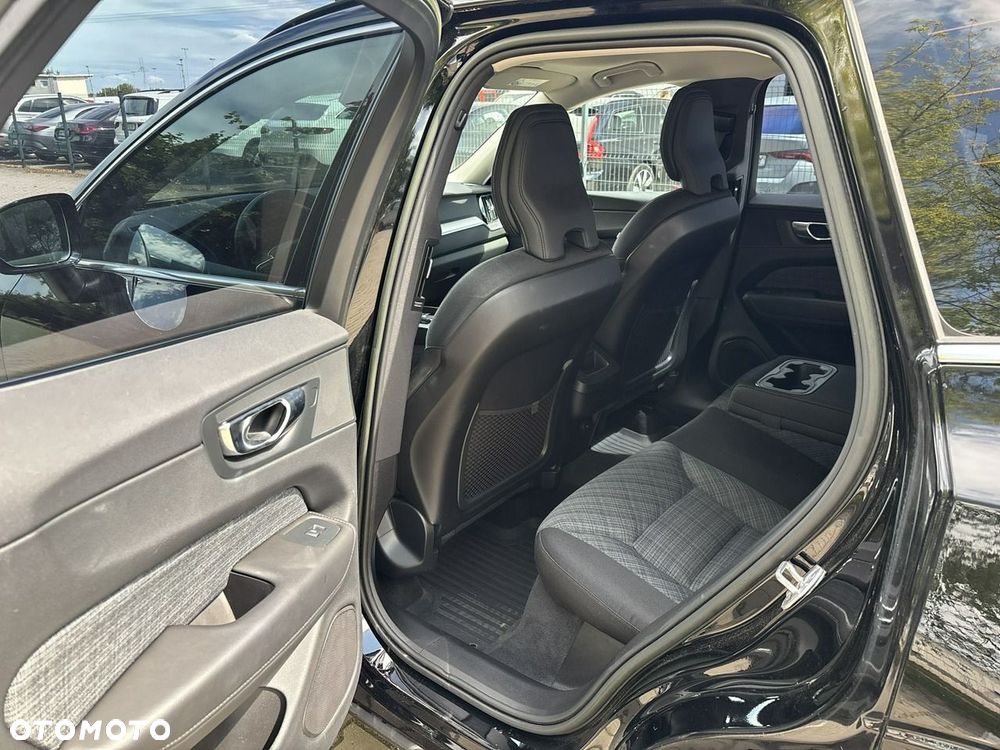 Volvo XC 60 B5 B AWD Momentum Pro - 20