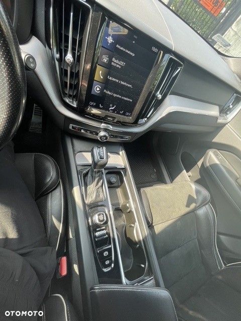 Volvo XC 60 D5 AWD R-Design - 19
