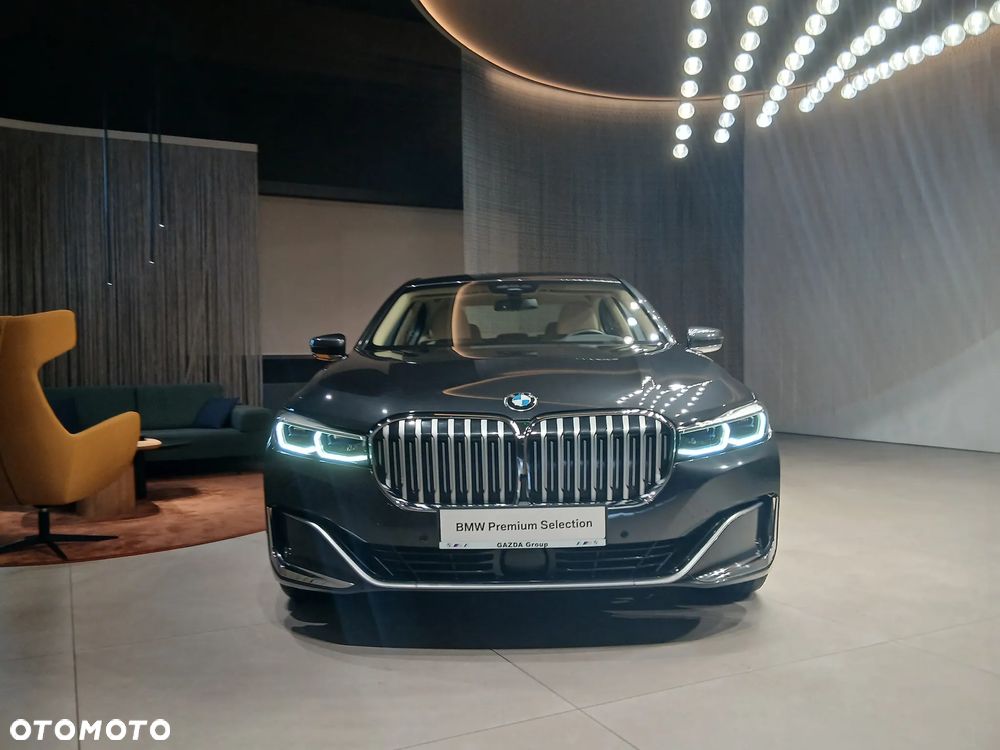BMW Seria 7 740i - 7