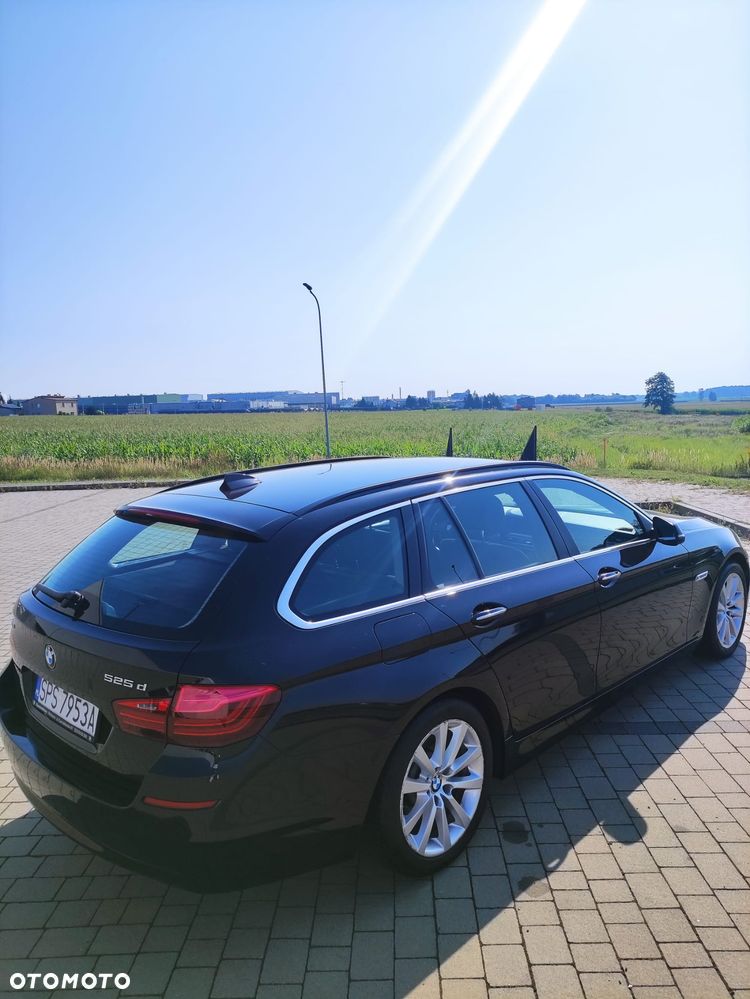 BMW Seria 5 525d xDrive - 11
