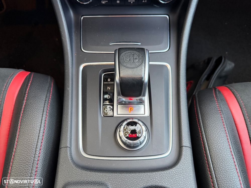 Mercedes-Benz A 45 AMG 4-Matic - 32