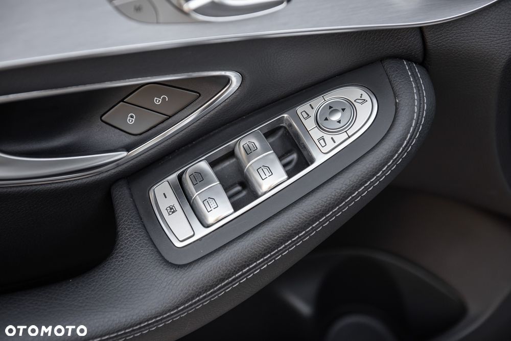 Mercedes-Benz Klasa C 250 (BlueTEC) d 7G-TRONIC AMG Line - 24