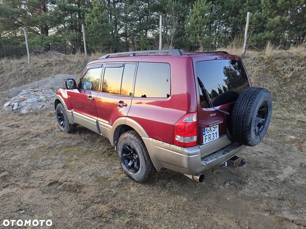 Mitsubishi Montero - 2
