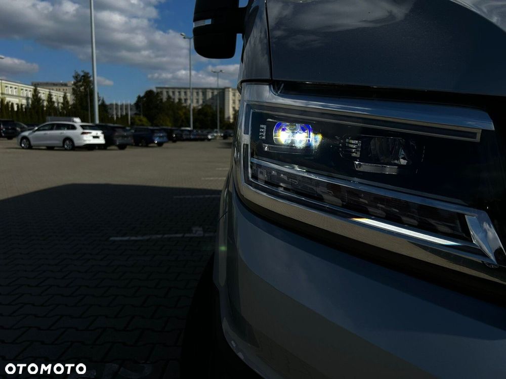Volkswagen Crafter 35 2.0 TDI L3H3 177 KM AUTOMAT - 29
