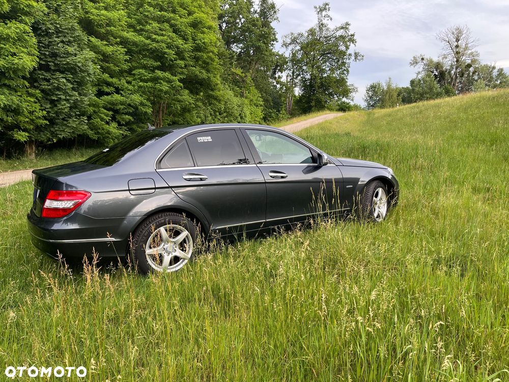 Mercedes-Benz Klasa C 180 CGI Automatik BlueEFFICIENCY Avantgarde - 6