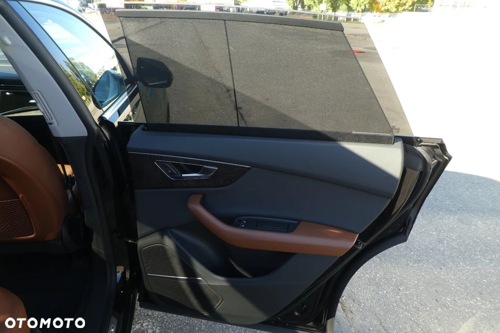 Audi Q8 55 TFSI mHEV Quattro Tiptronic - 24