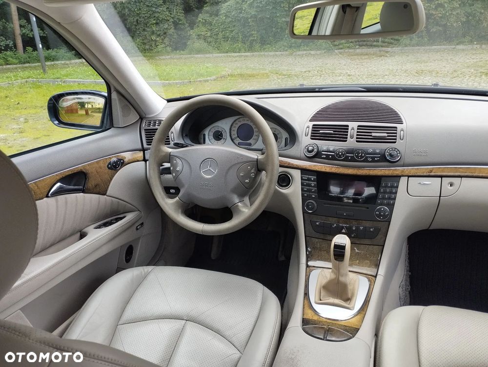 Mercedes-Benz Klasa E 200 Kompressor Avantgarde Sport Edition - 24