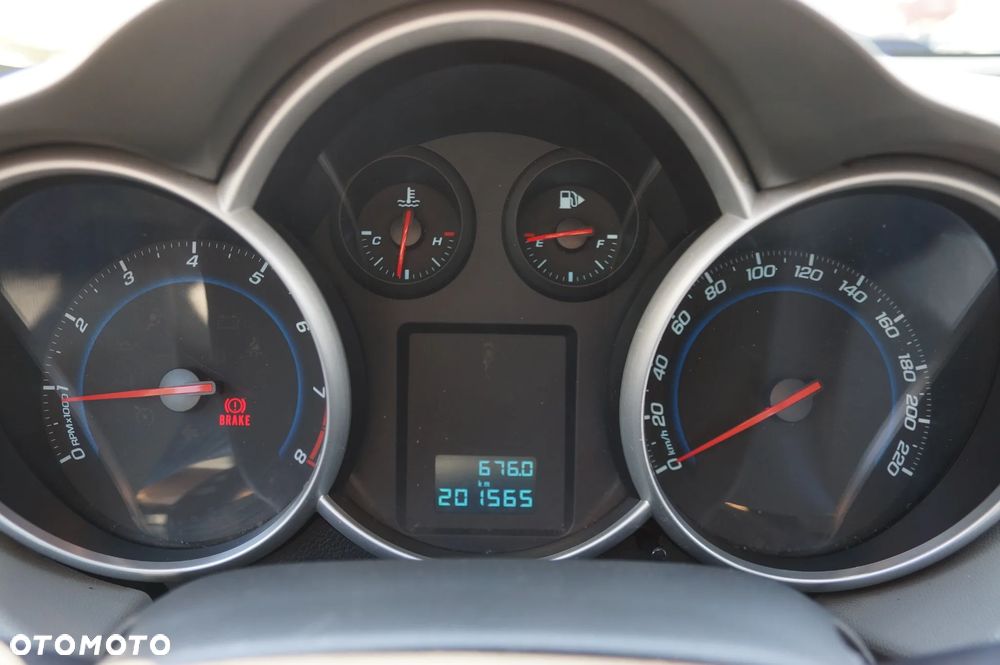 Chevrolet Cruze - 14