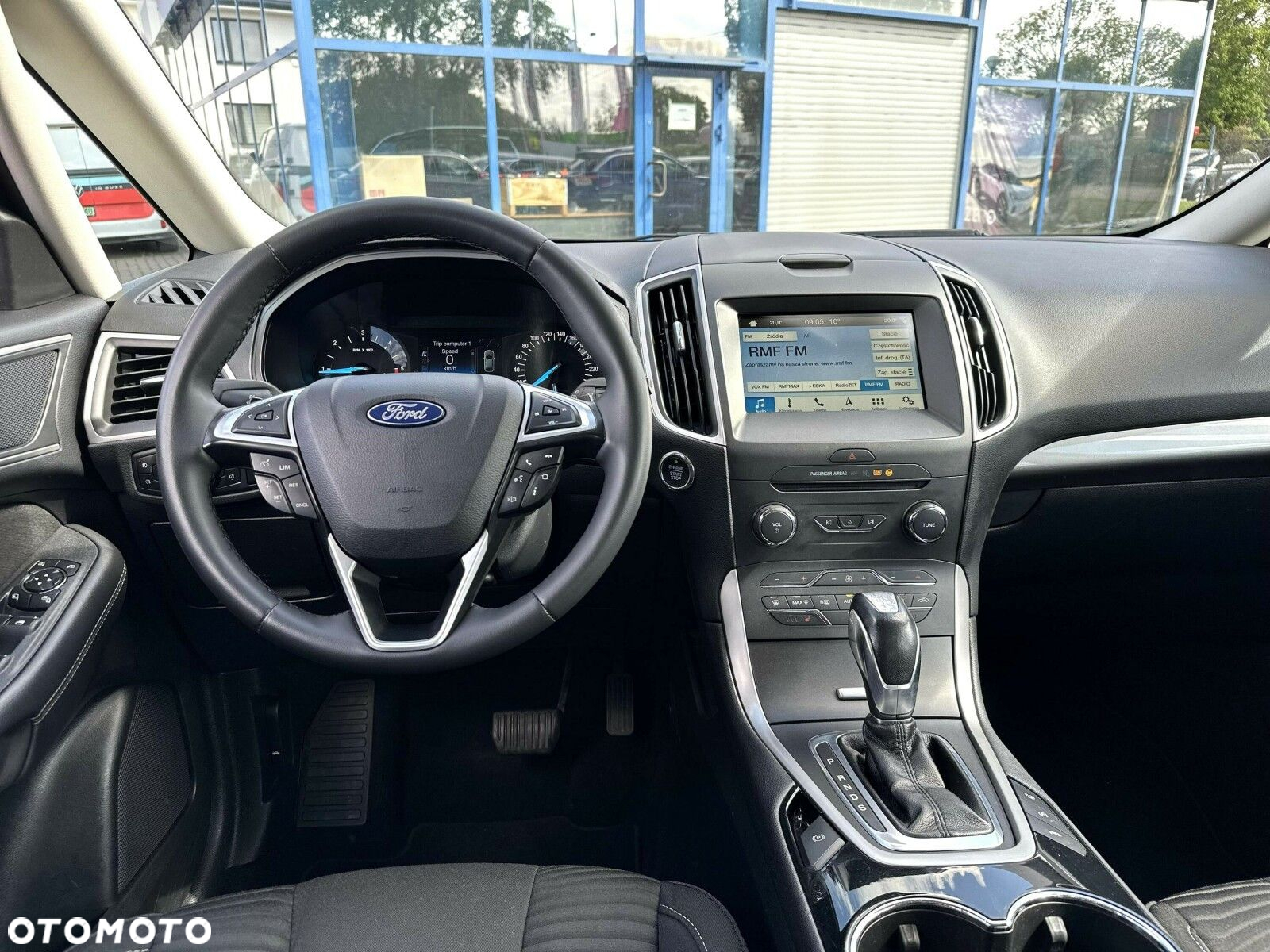 Ford S-Max - 13
