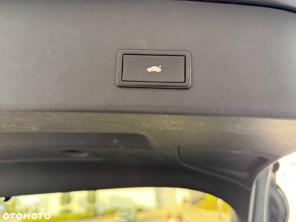 Audi A6 Avant 2.0 TDI quattro S tronic - 33