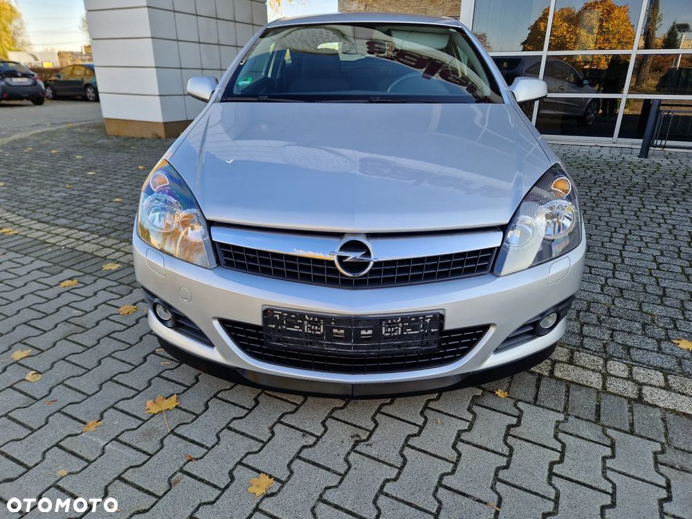 Opel Astra GTC 1.6 Catch me - 11