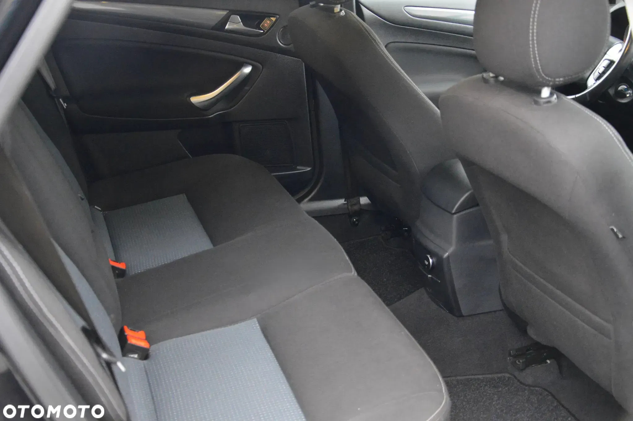Ford Mondeo - 18