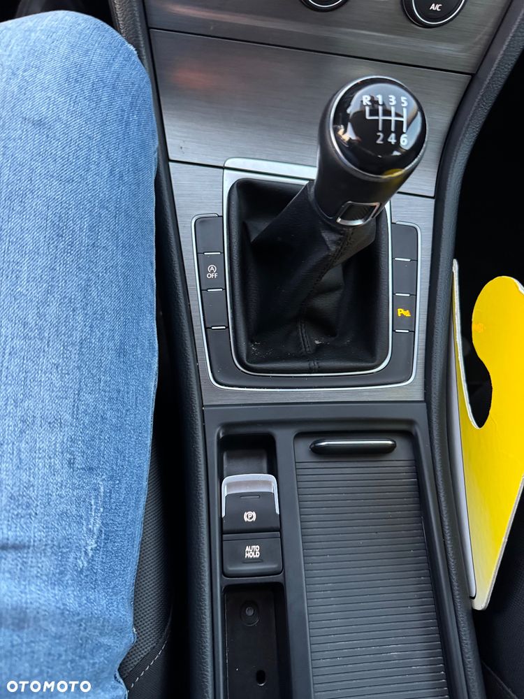 Volkswagen Golf - 30