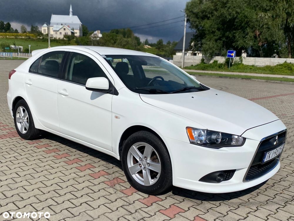 Mitsubishi Lancer 1.5 Inform - 1