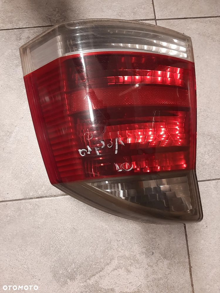 OPEL VECTRA C LIFT LAMPA PRAWA TYŁ TYLNA SEDAN - 2