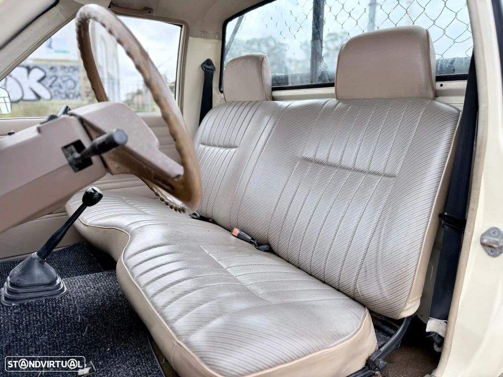 Toyota Hilux 2.4 D LN56L - 3