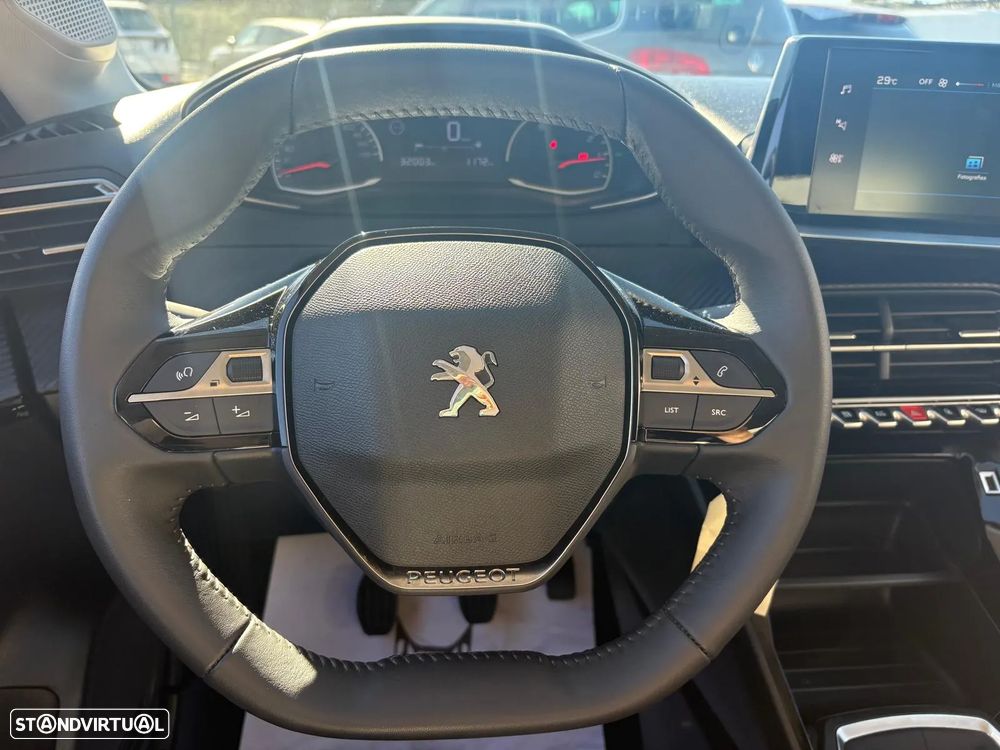 Peugeot 208 1.2 PureTech Active - 8