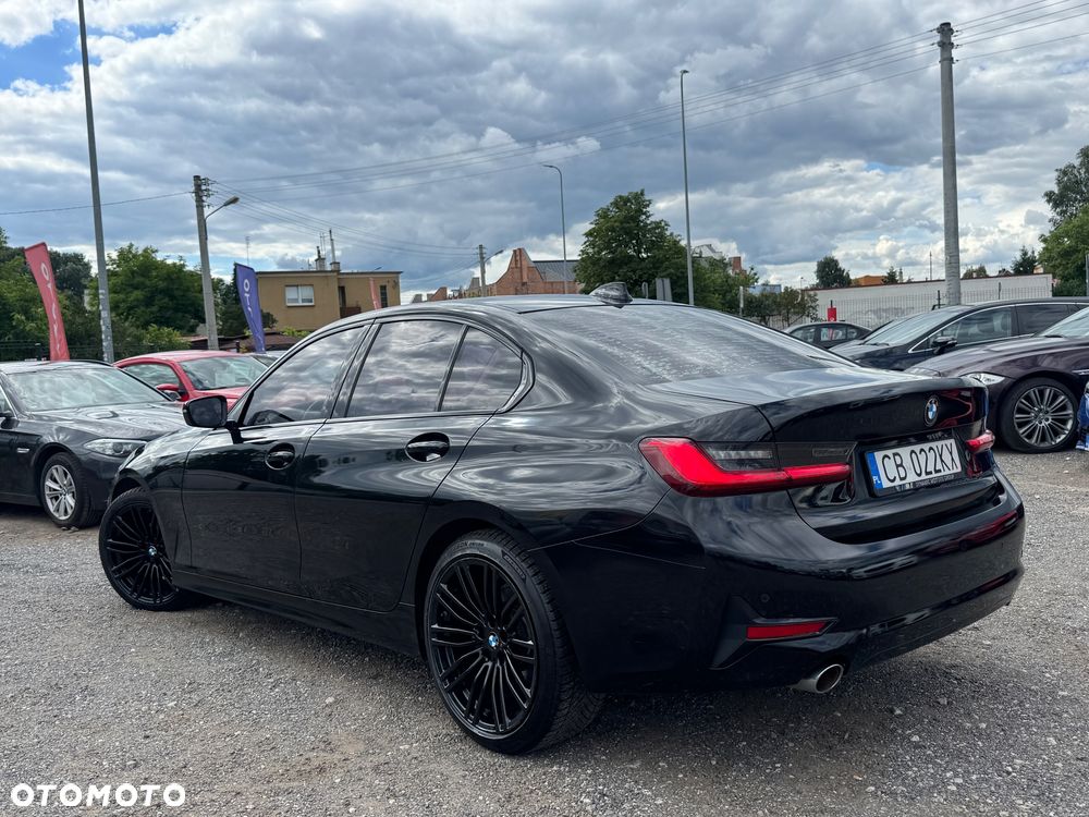 BMW Seria 3 318d Sport Line Shadow - 4