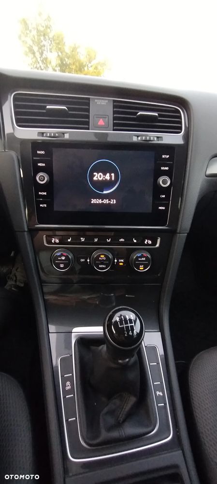 Volkswagen Golf 1.5 TSI BMT Comfortline - 17