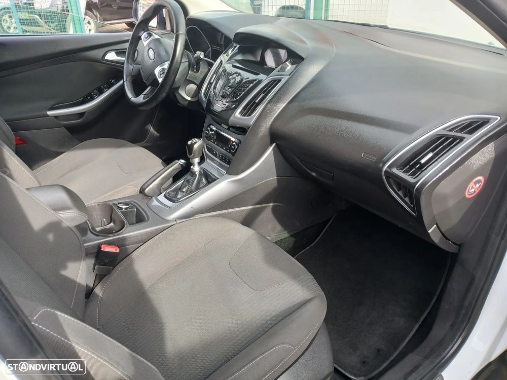 Ford Focus 1.0 SCTi Titanium - 24