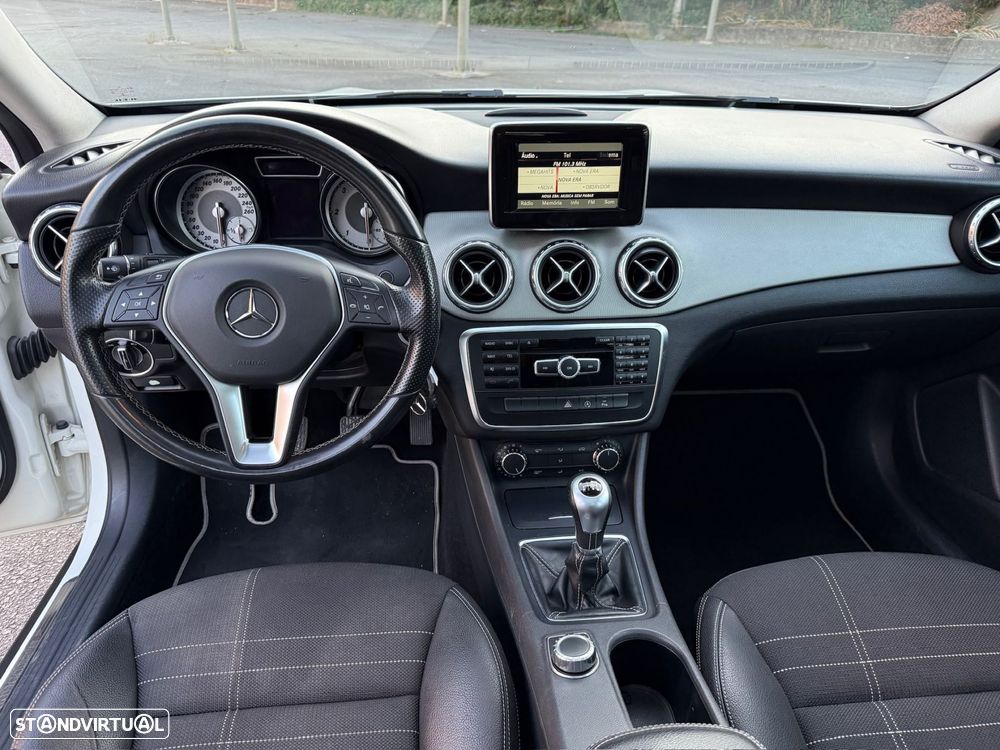 Mercedes-Benz GLA 180 d Urban — fotografia 8