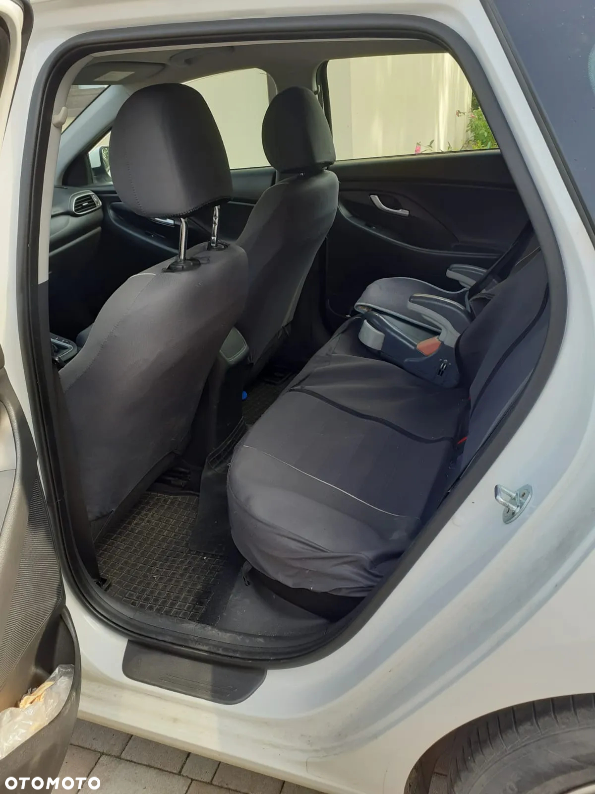 Hyundai i30 1.6 CRDi Classic + - 10