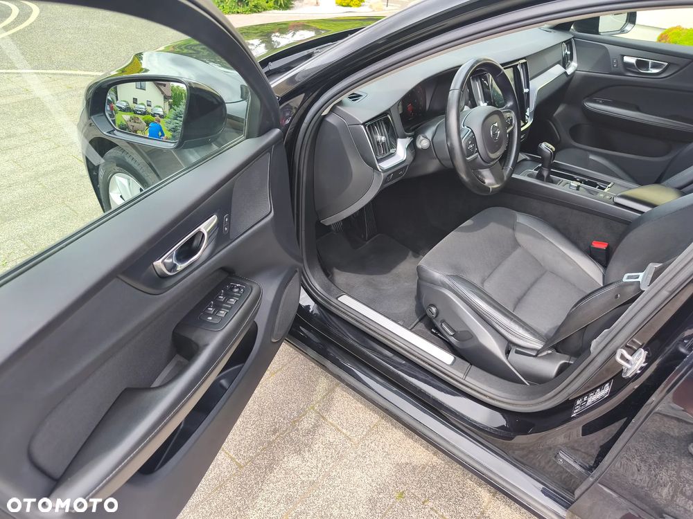 Volvo V60 D3 Momentum Core - 14
