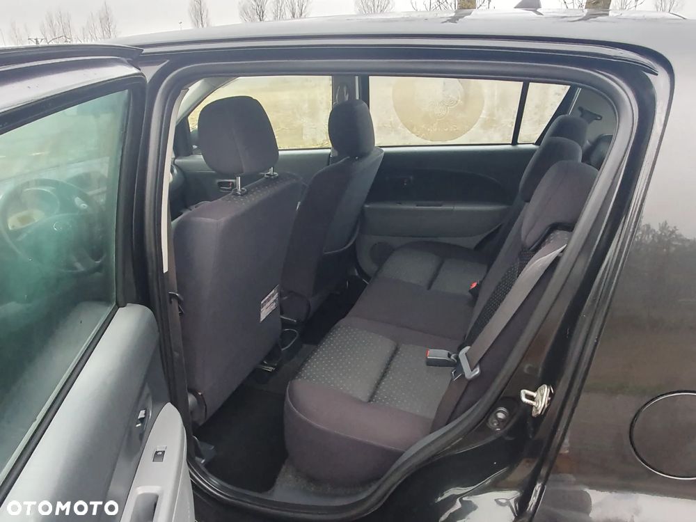 Daihatsu Sirion - 30