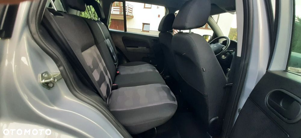 Ford Fusion - 35