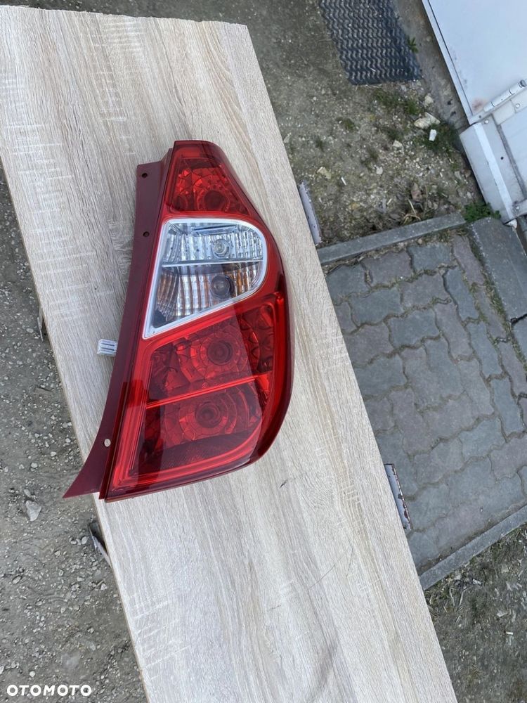 LAMPA TYŁ TYLNA PRAWA HYUNDAI I10 LIFT 92402-0X110 - 1