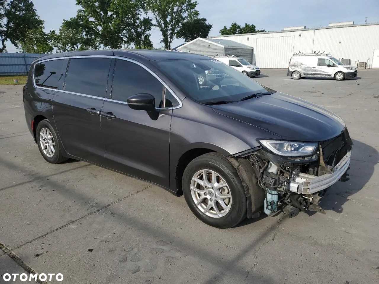 Chrysler Pacifica - 5