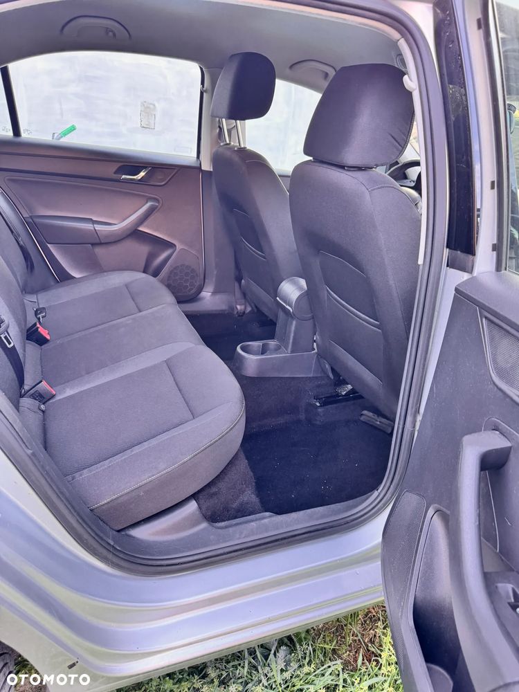 Skoda RAPID - 10