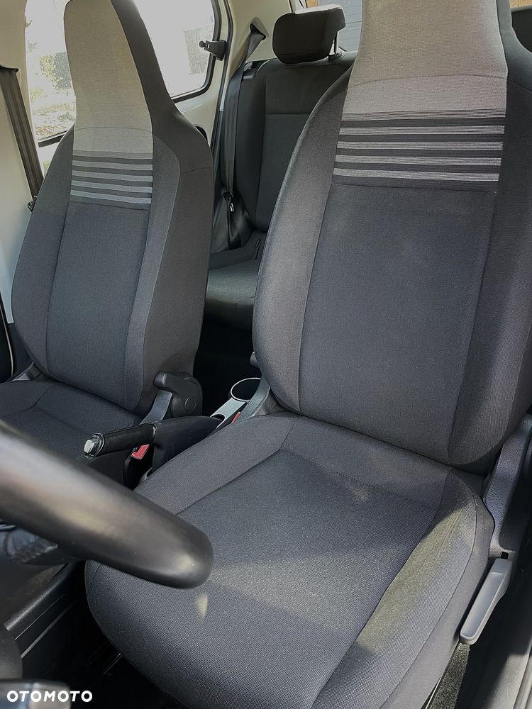 Volkswagen up! 1.0 move - 14