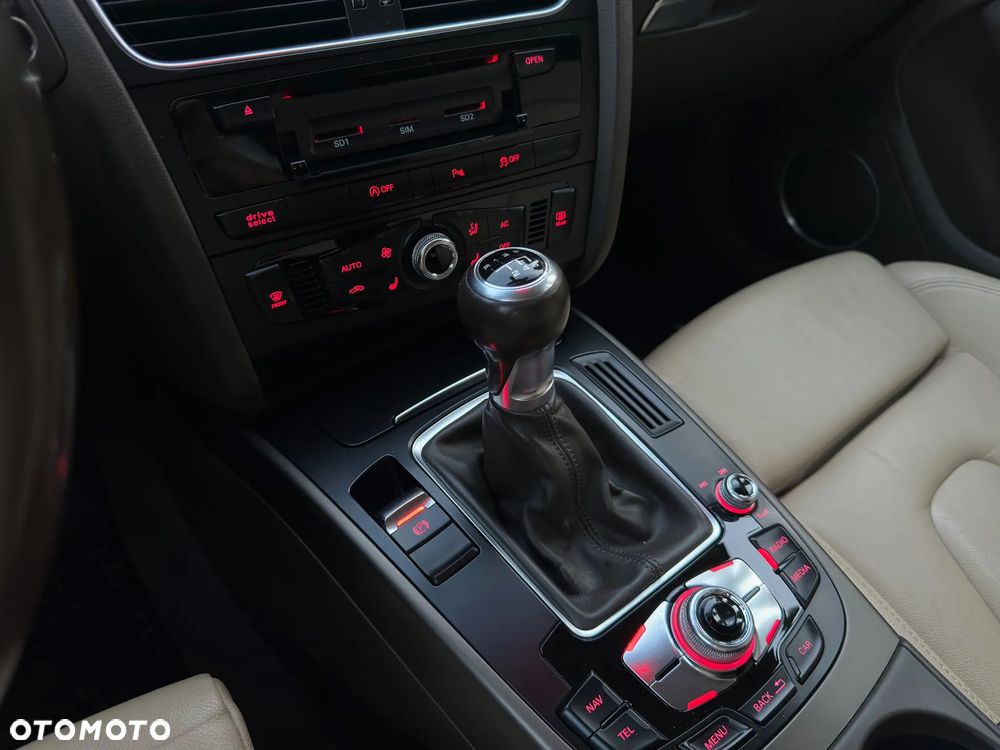 Audi A4 Avant 2.0 TDI Quattro - 14