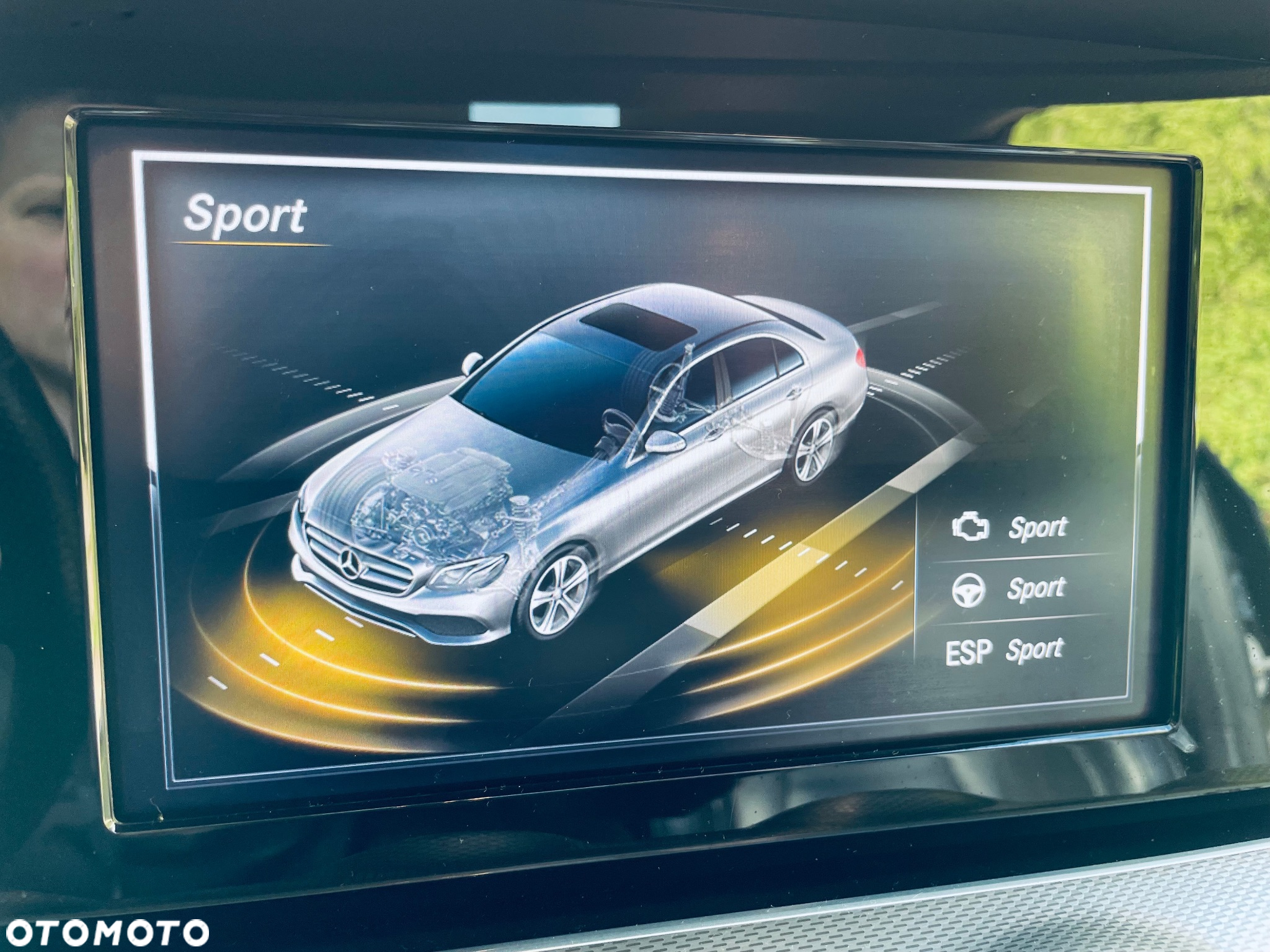 Mercedes-Benz Klasa E 220 d T 9G-TRONIC - 26